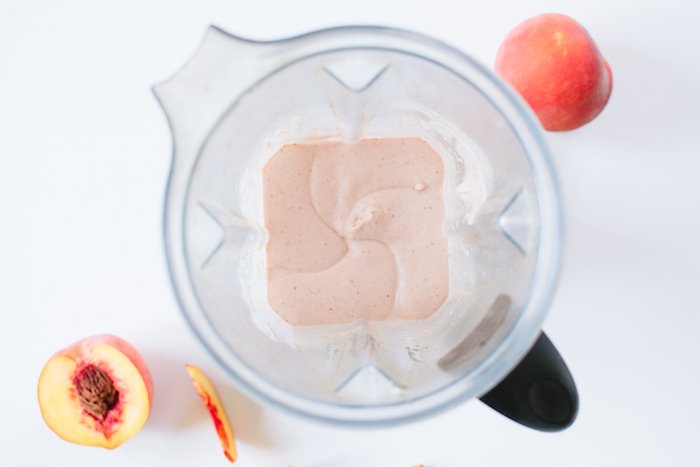 blender-vegan-peaches-cream-smoothie-intuitive-eating-kale-caramel
