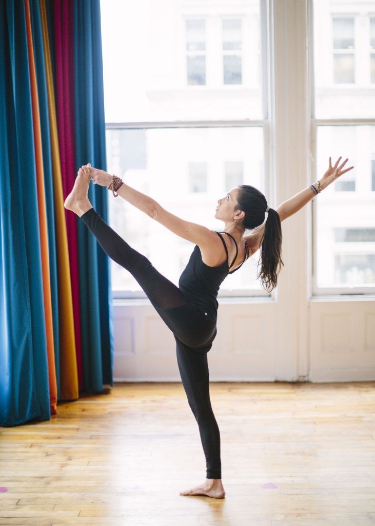 Yoga Sequence for Gratitude: Extended Hand Big Toe Pose Variation