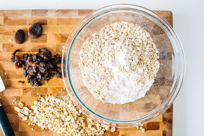 prep-oatmeal-peanut-butter-breakfast-bars