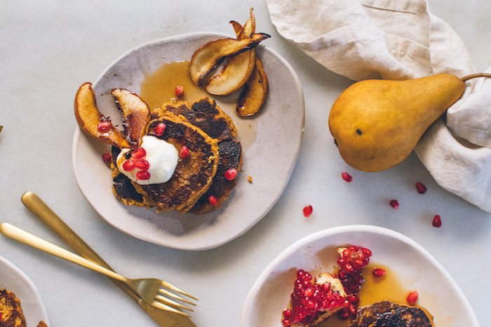 overhead-pumpkin-spice-pancakes-coconut-flour-kale-caramel-sonima